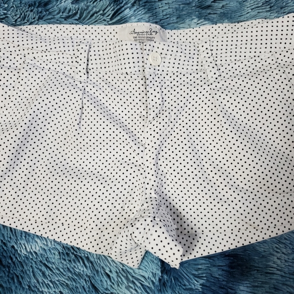 AMERICAN RAG~ WHITE & BLACK POLKA DOTTED SHORTS! - Picture 2 of 10